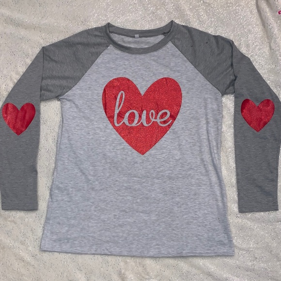 Glitter Heart LOVE Shirt - Picture 4 of 6